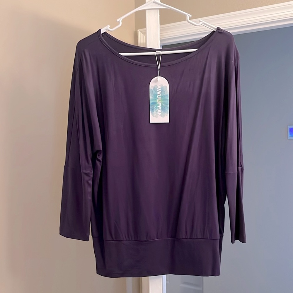 Women’s 3/4 Length Navy Blue Top - Size M - New